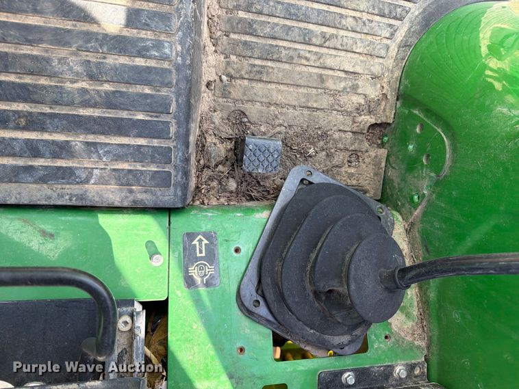 image for item YA5156 2022 John Deere 5075E MFWD tractor