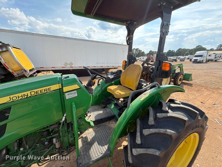 image for item YA5156 2022 John Deere 5075E MFWD tractor