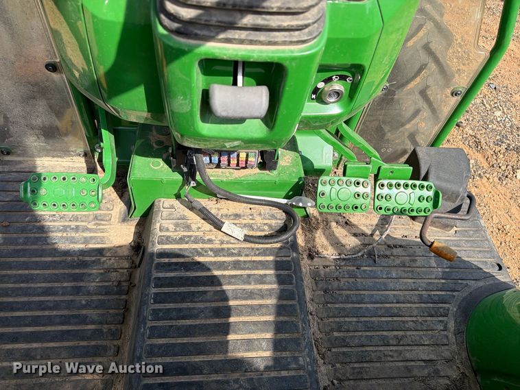 image for item YA5156 2022 John Deere 5075E MFWD tractor