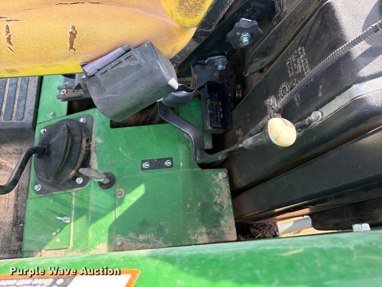 image for item YA5156 2022 John Deere 5075E MFWD tractor