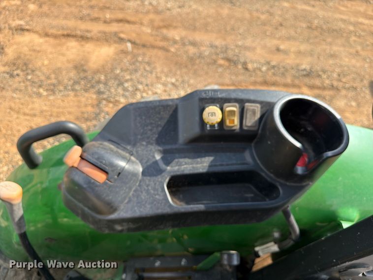 image for item YA5156 2022 John Deere 5075E MFWD tractor