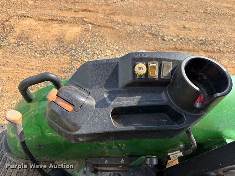 image for item YA5156 2022 John Deere 5075E MFWD tractor