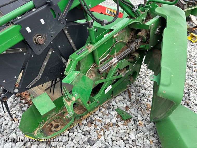 image for item YA5175 2017 John Deere 630FD Hydraflex flex draper head