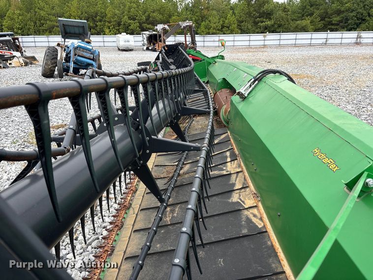 image for item YA5175 2017 John Deere 630FD Hydraflex flex draper head