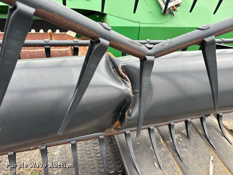 image for item YA5175 2017 John Deere 630FD Hydraflex flex draper head