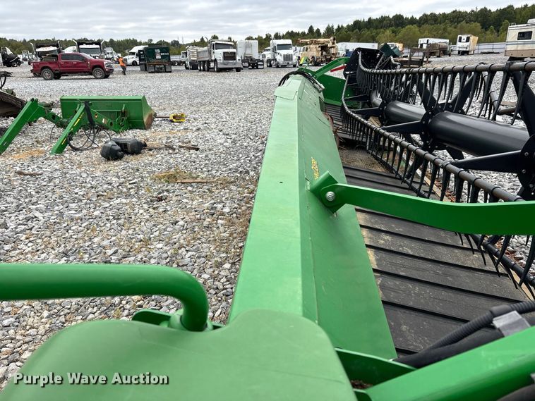 image for item YA5175 2017 John Deere 630FD Hydraflex flex draper head