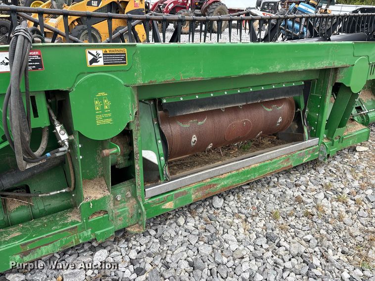 image for item YA5175 2017 John Deere 630FD Hydraflex flex draper head