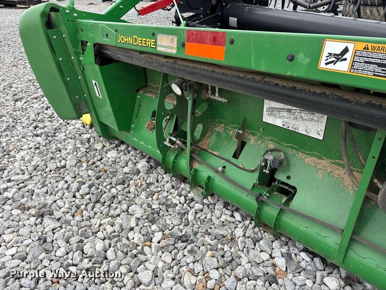 image for item YA5175 2017 John Deere 630FD Hydraflex flex draper head