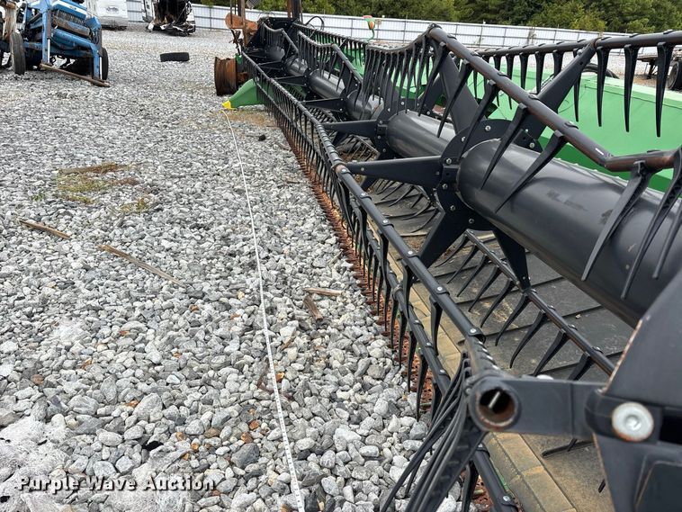 image for item YA5175 2017 John Deere 630FD Hydraflex flex draper head