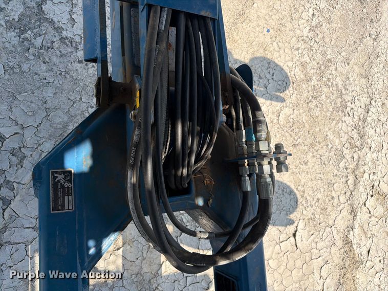image for item YA5198 2011 Kinze 3660 split row no-till planter