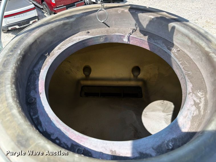 image for item YA5198 2011 Kinze 3660 split row no-till planter