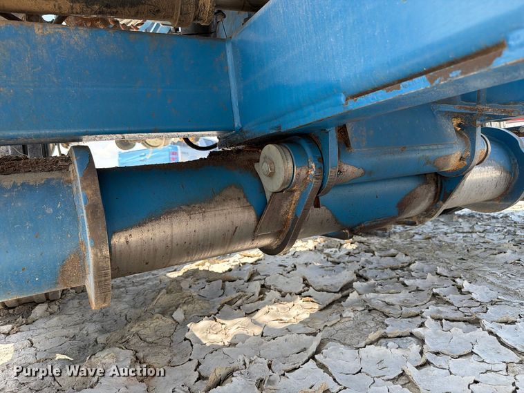 image for item YA5198 2011 Kinze 3660 split row no-till planter