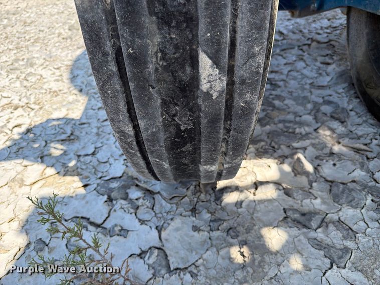 image for item YA5198 2011 Kinze 3660 split row no-till planter