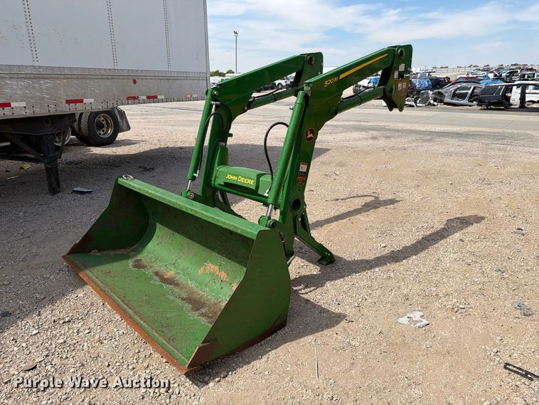 2022 John Deere 520M loader