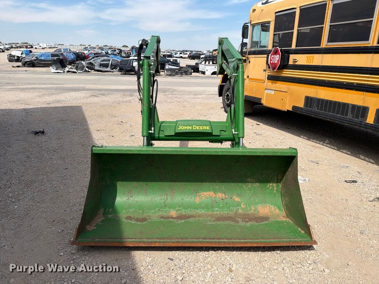 image for item YA5287 2022 John Deere 520M loader
