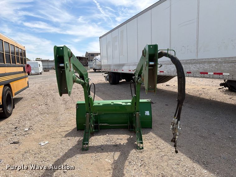 image for item YA5287 2022 John Deere 520M loader