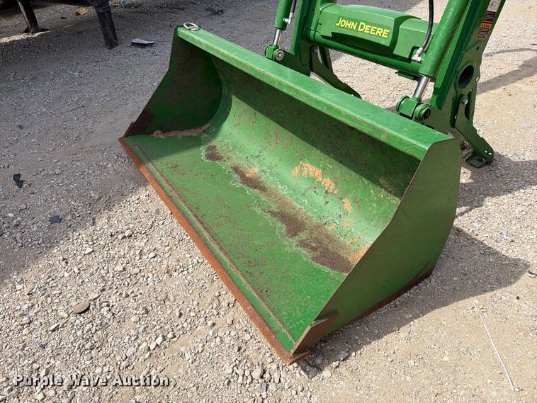 image for item YA5287 2022 John Deere 520M loader