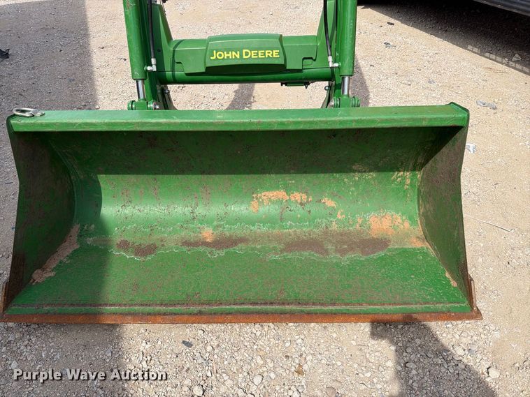 image for item YA5287 2022 John Deere 520M loader