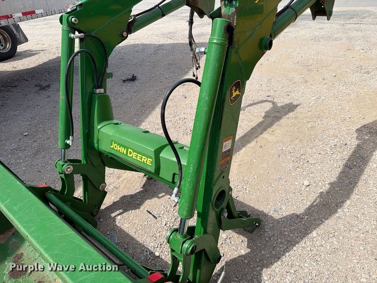 image for item YA5287 2022 John Deere 520M loader