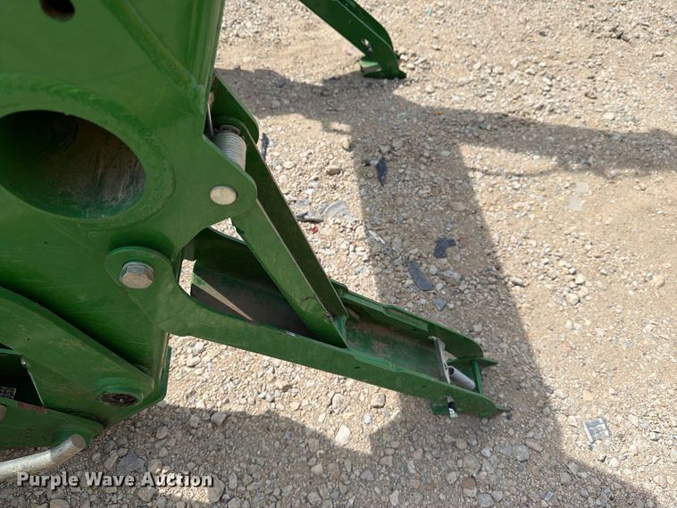 image for item YA5287 2022 John Deere 520M loader