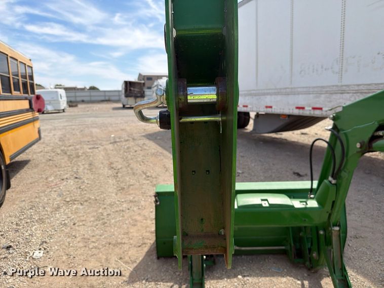 image for item YA5287 2022 John Deere 520M loader