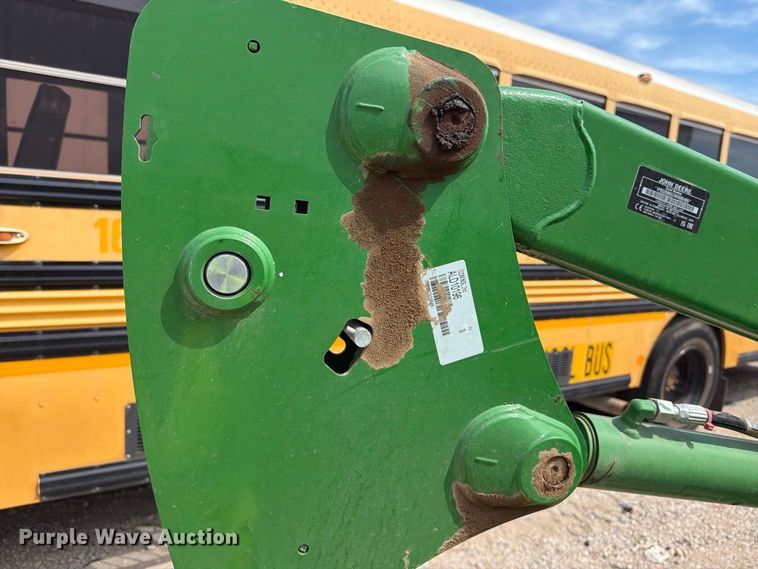 image for item YA5287 2022 John Deere 520M loader