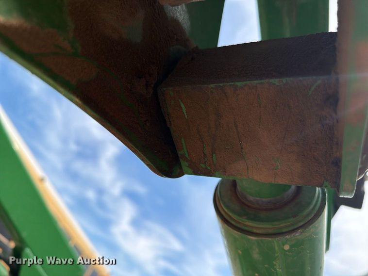 image for item YA5287 2022 John Deere 520M loader