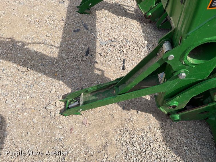 image for item YA5287 2022 John Deere 520M loader