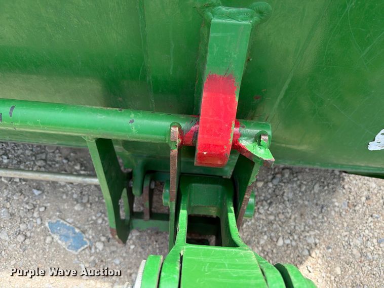 image for item YA5287 2022 John Deere 520M loader