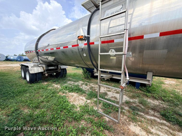 image for item DU1541 1998 Polar fuel trailer