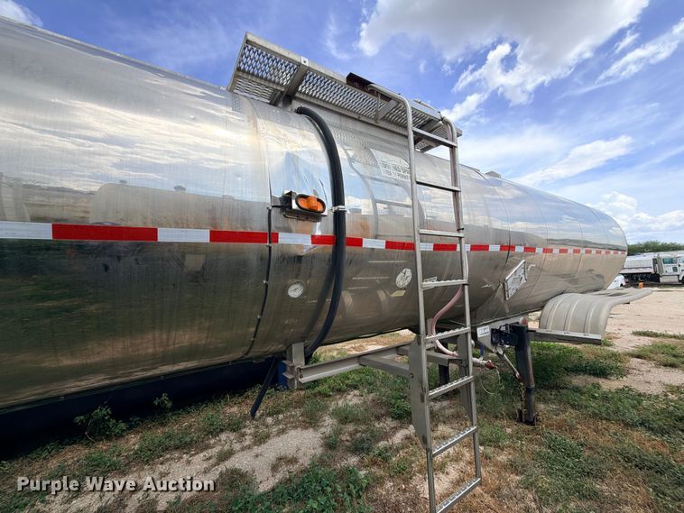 image for item DU1541 1998 Polar fuel trailer