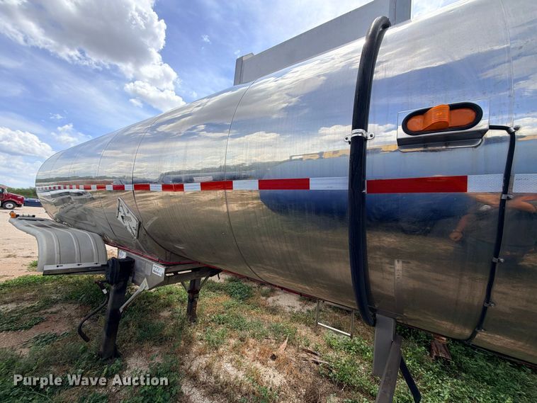 image for item DU1541 1998 Polar fuel trailer