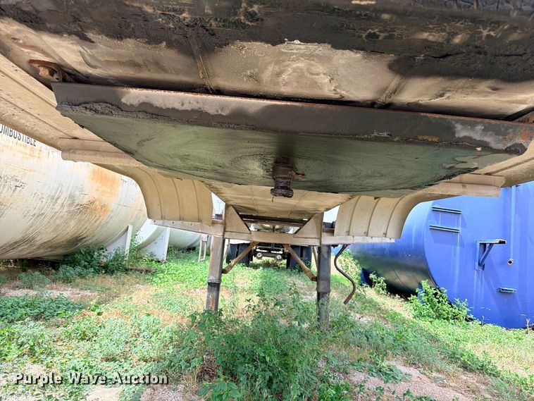 image for item DU1541 1998 Polar fuel trailer
