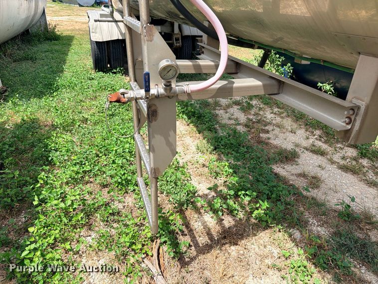 image for item DU1541 1998 Polar fuel trailer