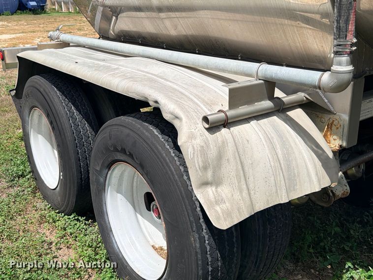 image for item DU1541 1998 Polar fuel trailer