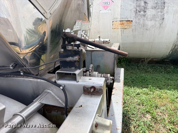 image for item DU1541 1998 Polar fuel trailer