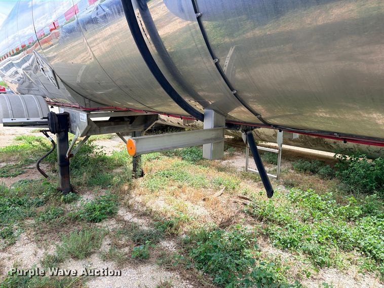 image for item DU1541 1998 Polar fuel trailer