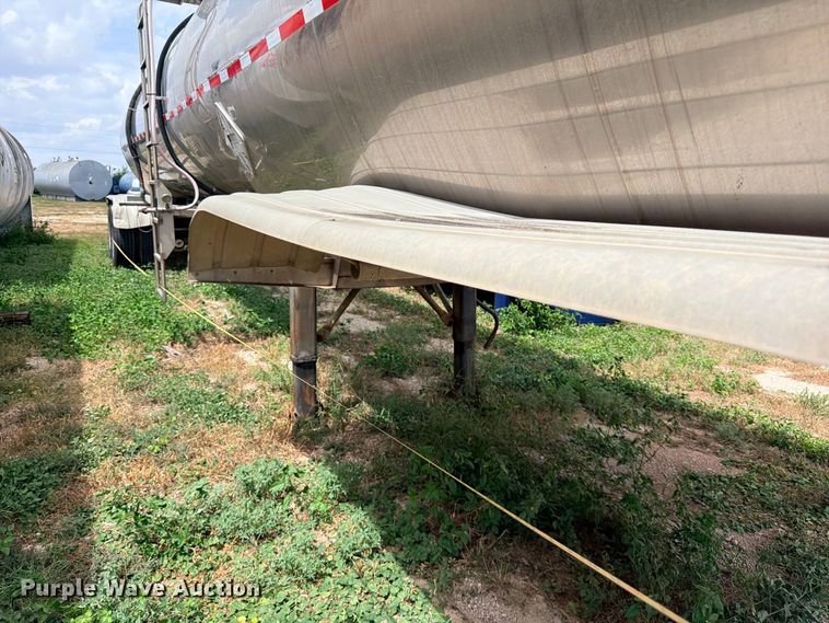 image for item DU1541 1998 Polar fuel trailer