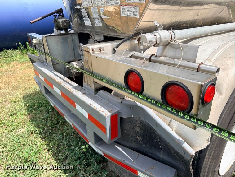 image for item DU1541 1998 Polar fuel trailer