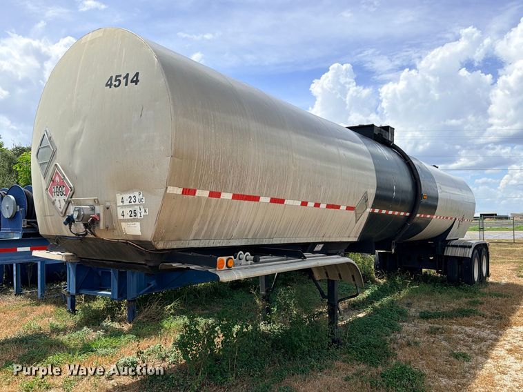 1979 Fruehauf TEH-F2-P 7000 fuel trailer