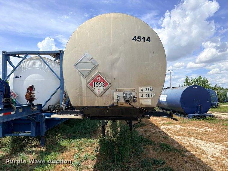 image for item DU1542 1979 Fruehauf TEH-F2-P 7000 fuel trailer