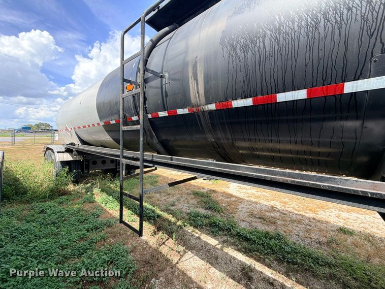 image for item DU1542 1979 Fruehauf TEH-F2-P 7000 fuel trailer