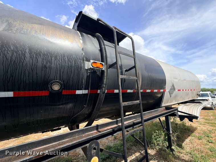image for item DU1542 1979 Fruehauf TEH-F2-P 7000 fuel trailer