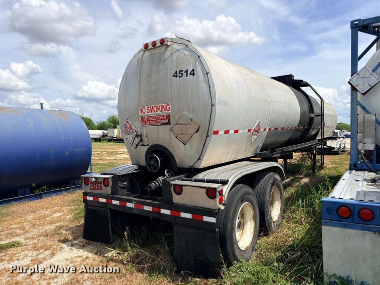 image for item DU1542 1979 Fruehauf TEH-F2-P 7000 fuel trailer