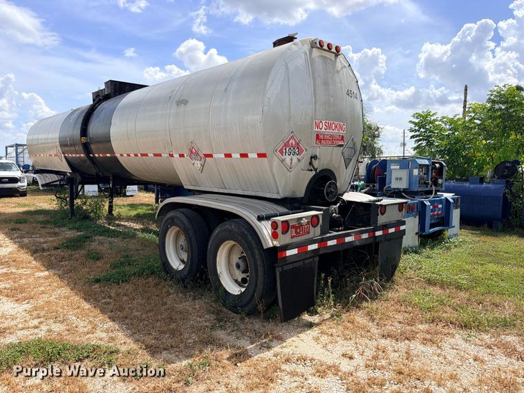 image for item DU1542 1979 Fruehauf TEH-F2-P 7000 fuel trailer