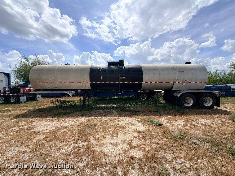 image for item DU1542 1979 Fruehauf TEH-F2-P 7000 fuel trailer