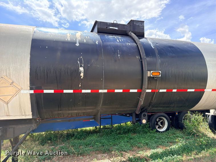 image for item DU1542 1979 Fruehauf TEH-F2-P 7000 fuel trailer