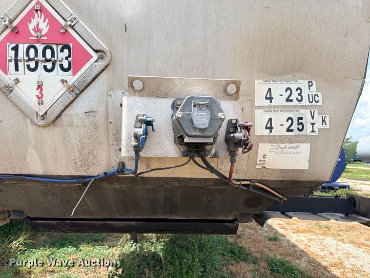 image for item DU1542 1979 Fruehauf TEH-F2-P 7000 fuel trailer