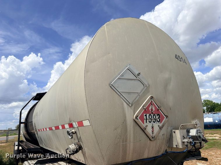 image for item DU1542 1979 Fruehauf TEH-F2-P 7000 fuel trailer