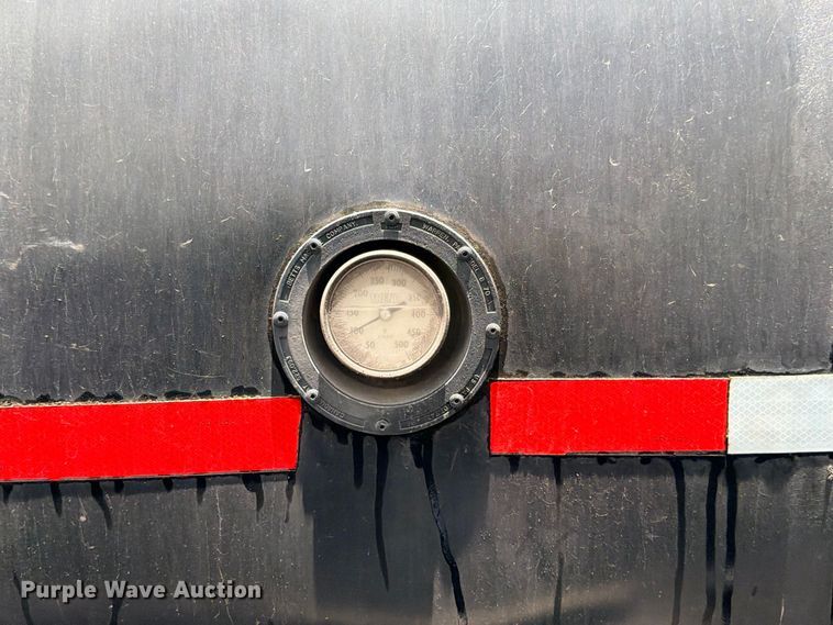 image for item DU1542 1979 Fruehauf TEH-F2-P 7000 fuel trailer